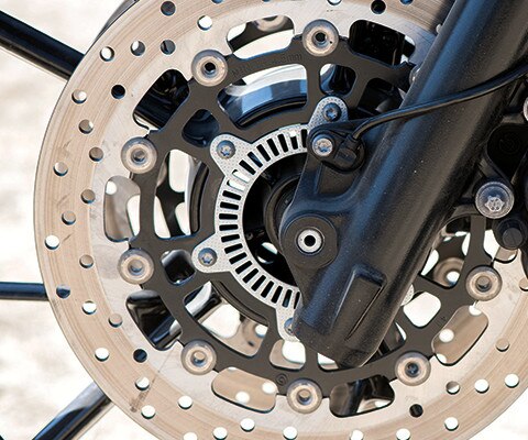 Dois discos de freio da F 700 GS