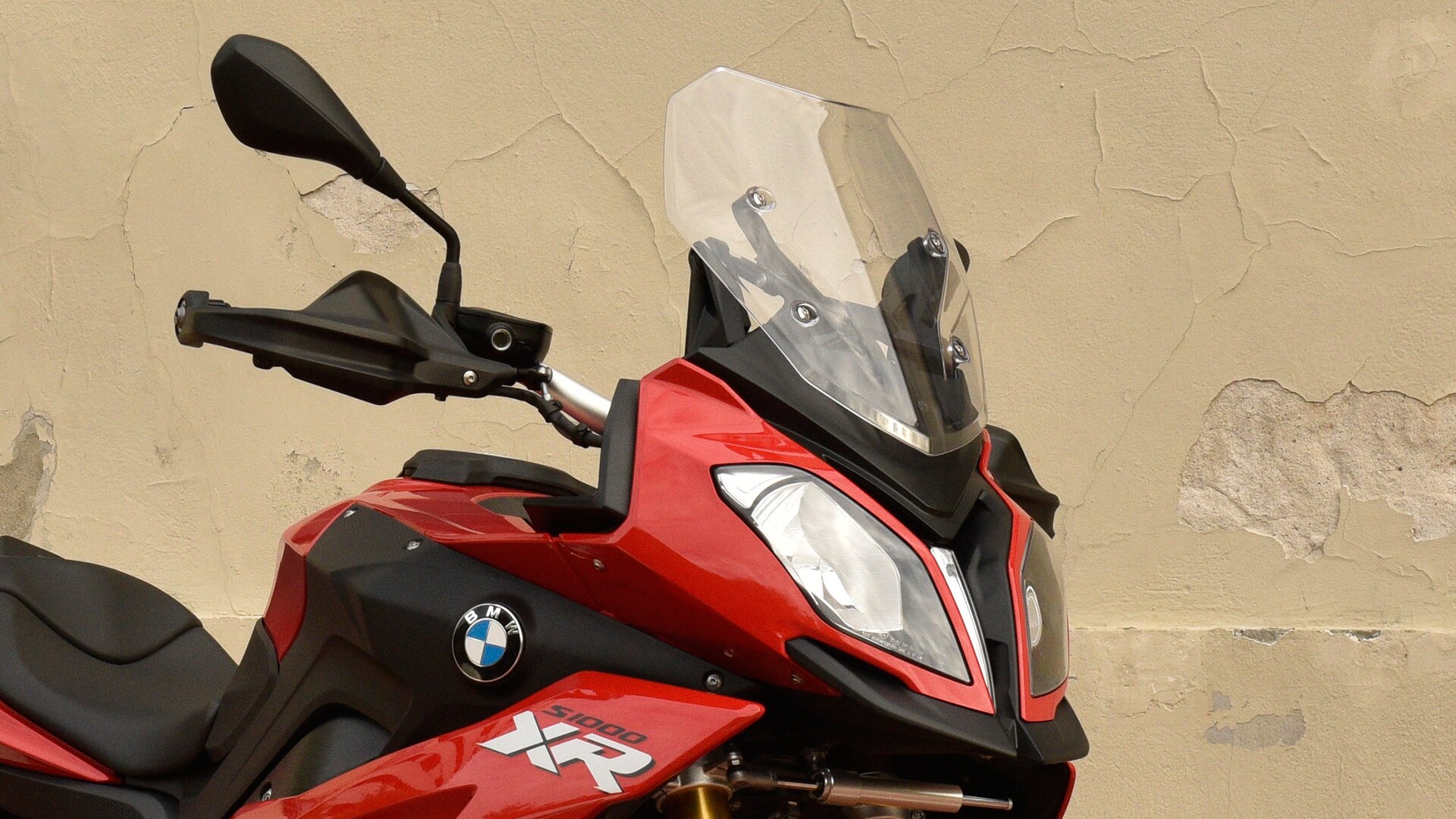 Para-brisa ajustado S 1000 XR pode ser ajustado em duas posições
