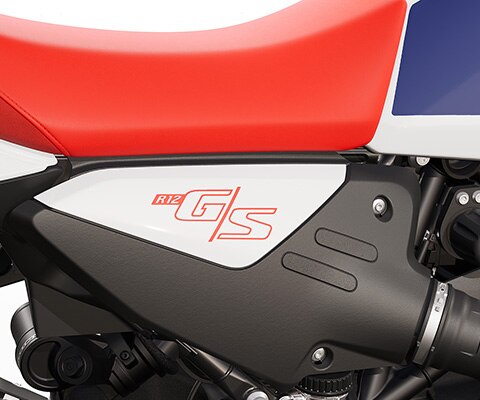 The boxer engine of the R 12 G/S retro enduro from BMW Motorrad