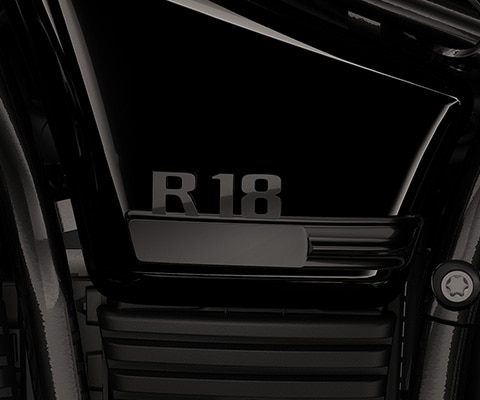 Emblema R 18