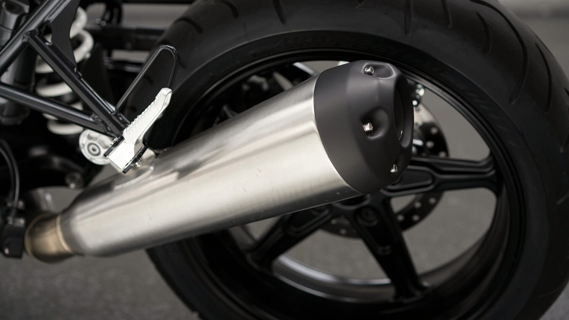 Sistema de escape 2 em 1 da R nineT Pure