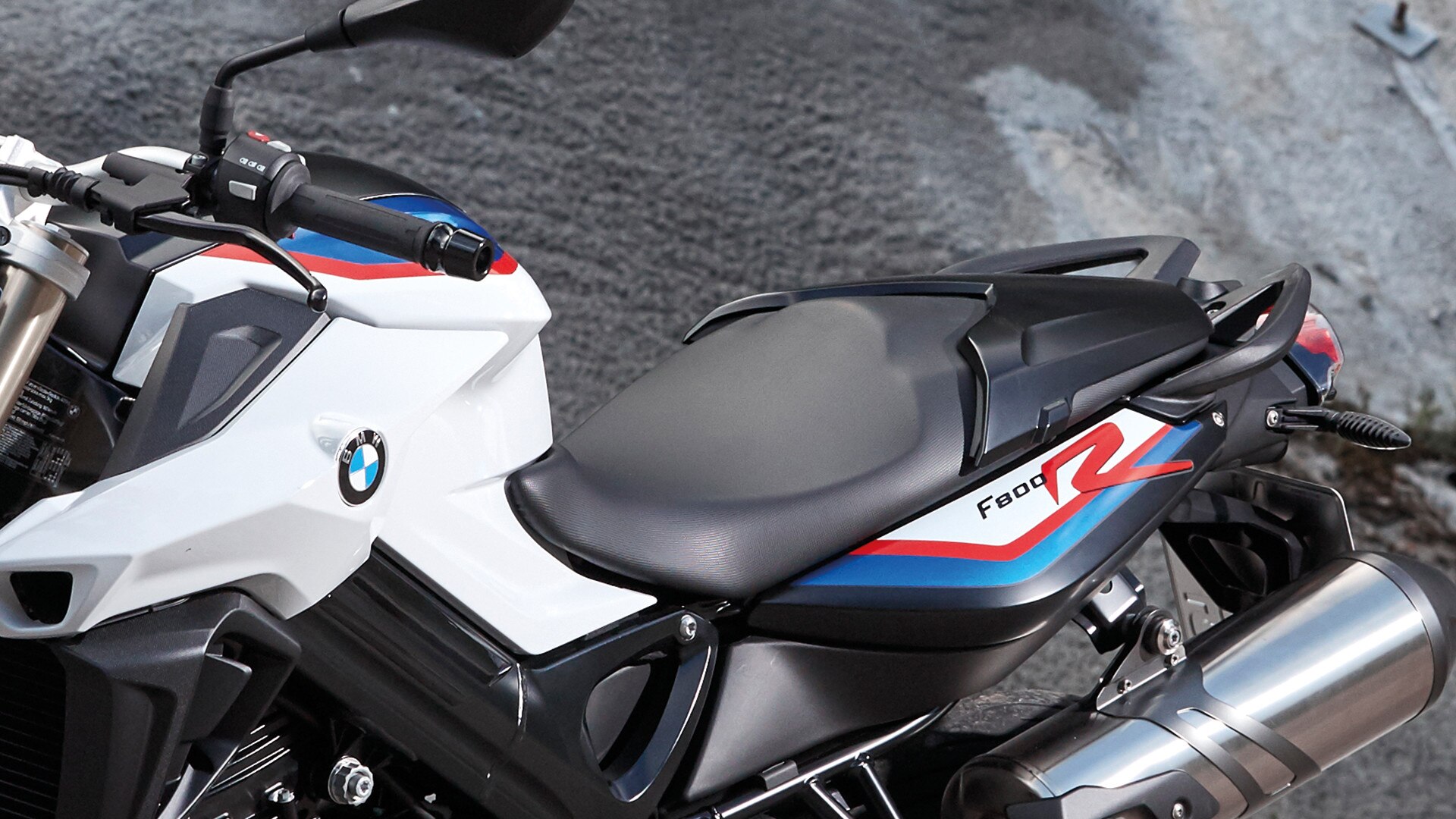 Vasta seleção de variantes do banco da F 800 R