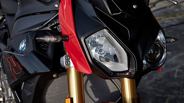 Dianteira diferenciadora da S 1000 R