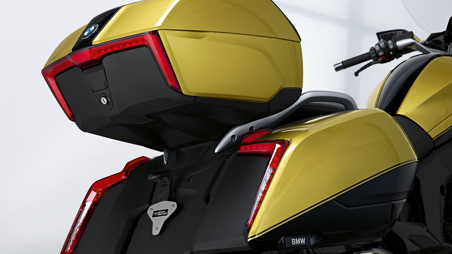 K 1600 Grand America