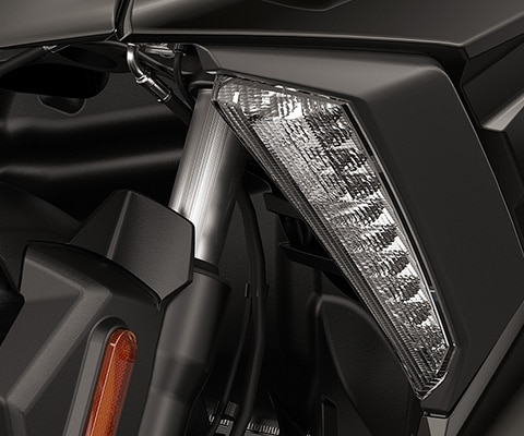 A C 400 X da BMW Motorrad com farol Pro opcional